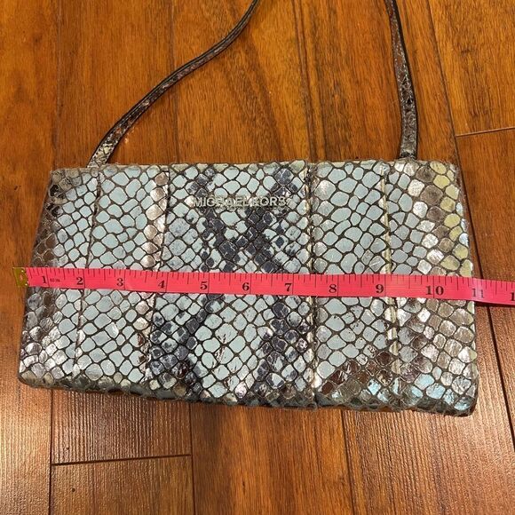 Michael Kors silver metallic clutch/shoulder bag - Picture 12 of 14